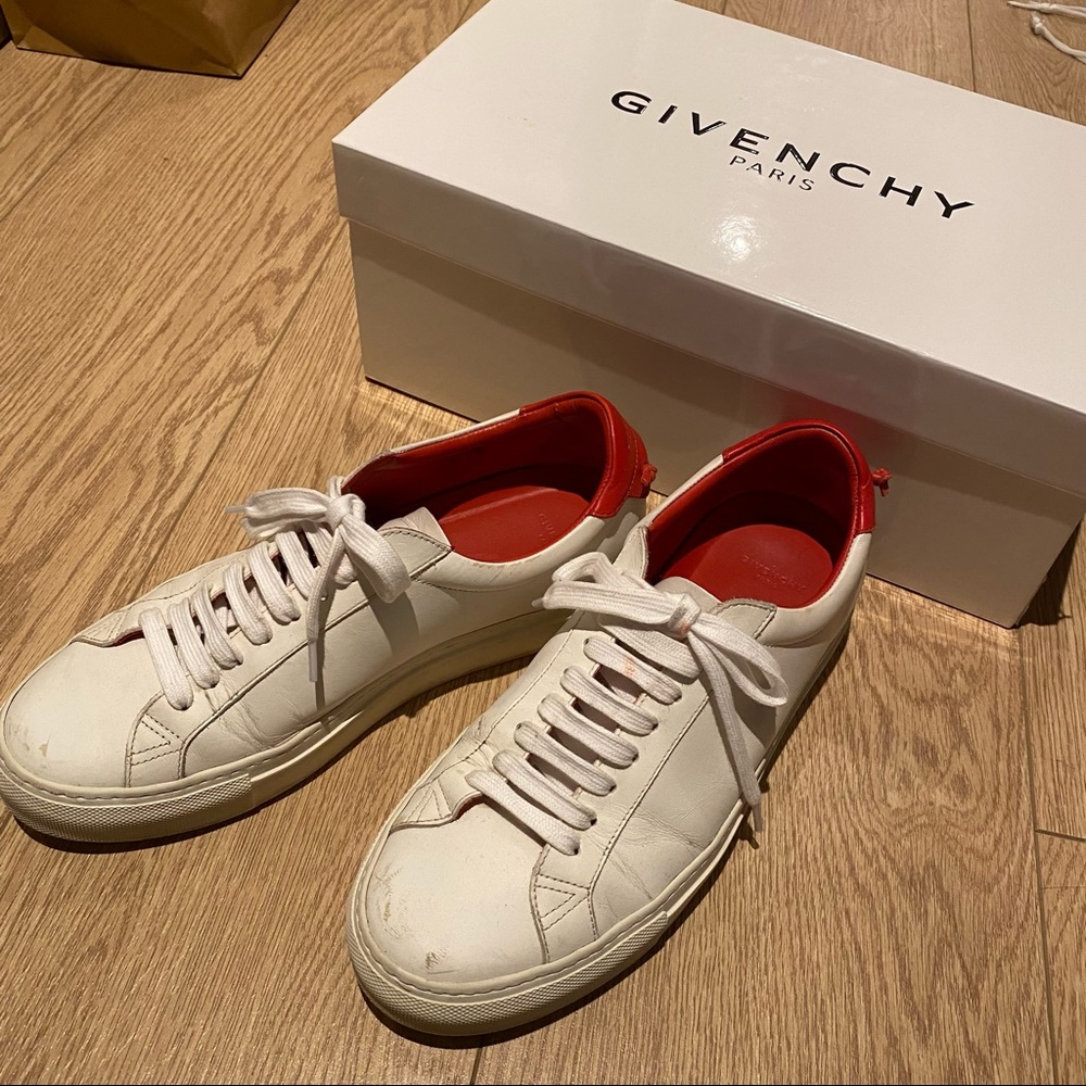 Givenchy Sneaker-White/Red Size:39